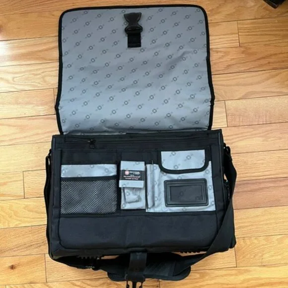 SwissGear Laptop Bag - Picture 3 of 12